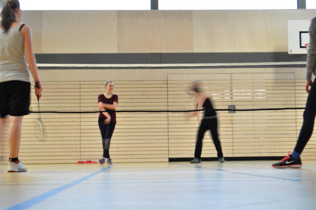 Badminton in der Turnhalle