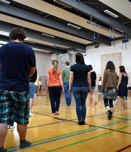 Gruppe in der Turnhalle